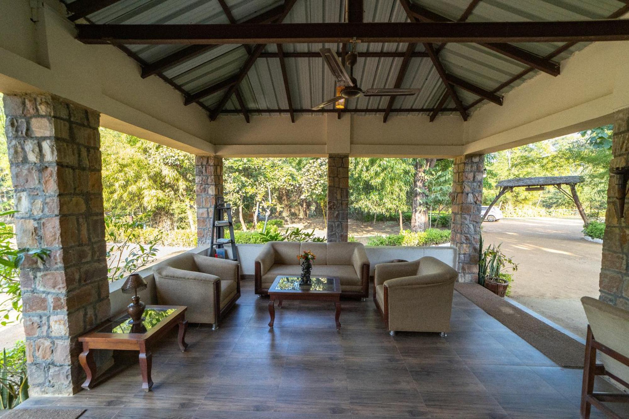 Tiger Trails Resort Tāla Buitenkant foto