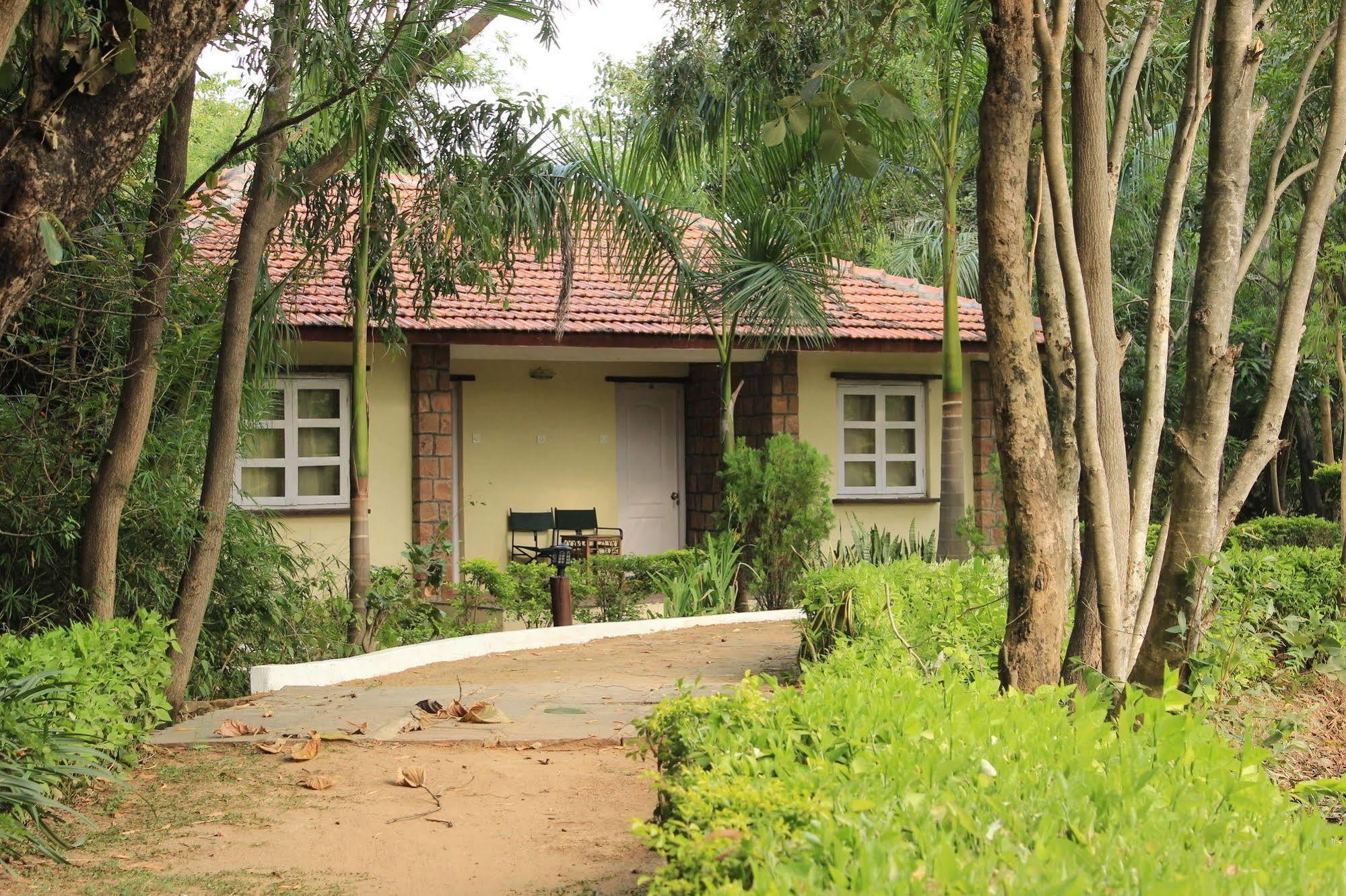 Tiger Trails Resort Tāla Buitenkant foto